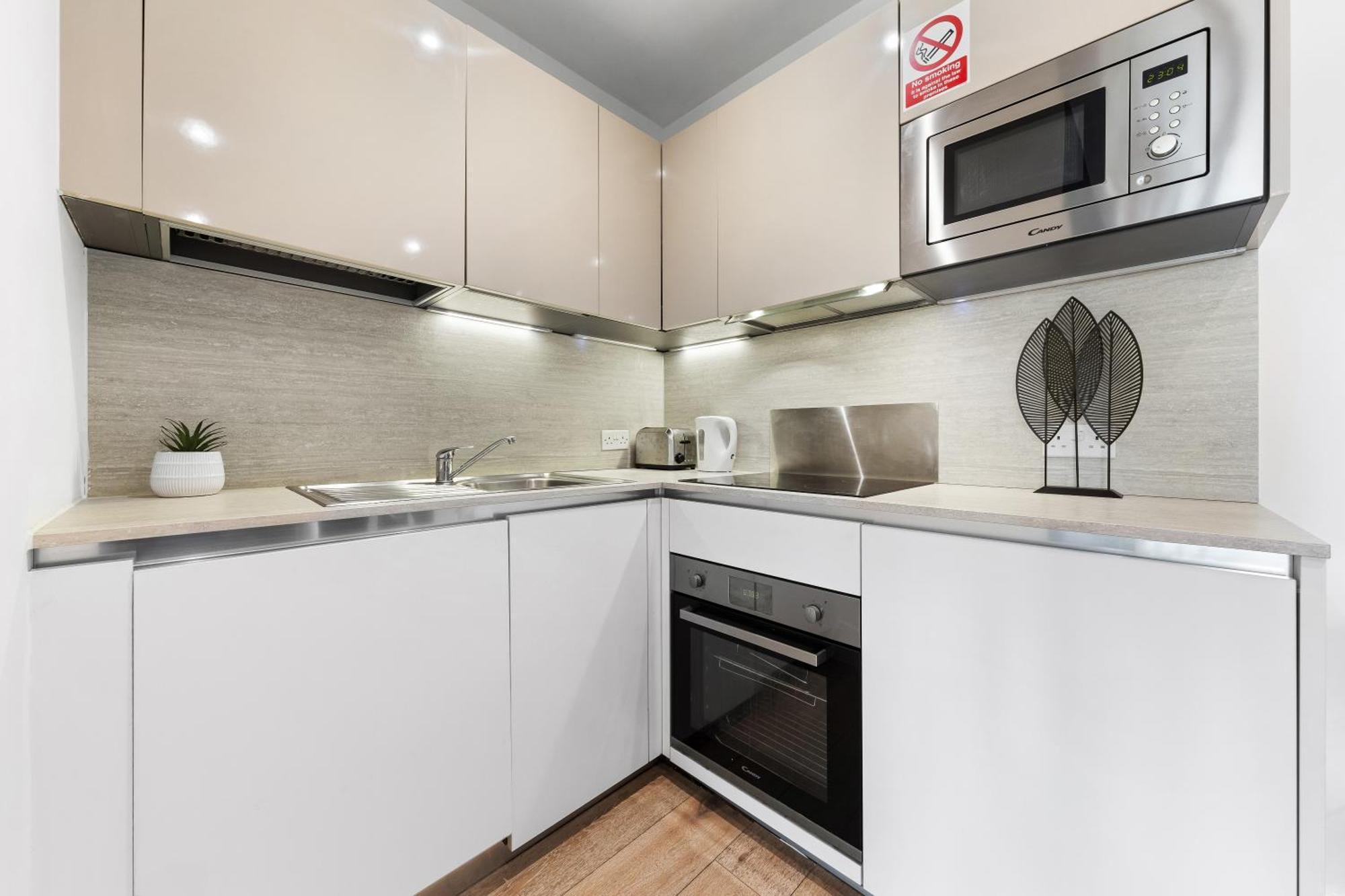 Modern One Bedroom Flat - Sleeps 5 -Near Heathrow - London Ub3 Exterior photo